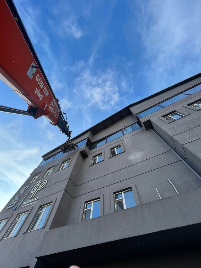 dis-cephe-temizlik-asansoru