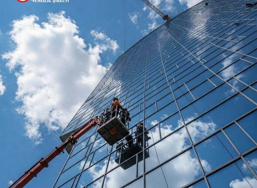 Otel dış cephe temizliği çalışmaları