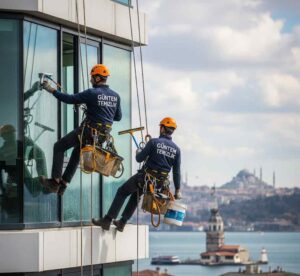 Güntem Temizlik'in dağcılık ile Ümraniye dış cephe temizliği hizmeti