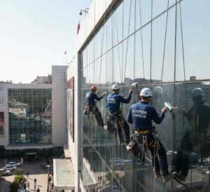 Profesyonel Firuzköy dış cephe cam temizliği hizmetleri: Güntem Temizlik Şirketi