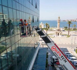 Profesyonel İzmir dış cephe cam temizliği hizmetleri: Güntem Temizlik Şirketi