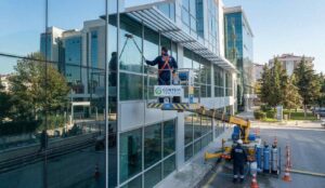 Okul ve hastanelerde dış cephe temizliği hizmetleri