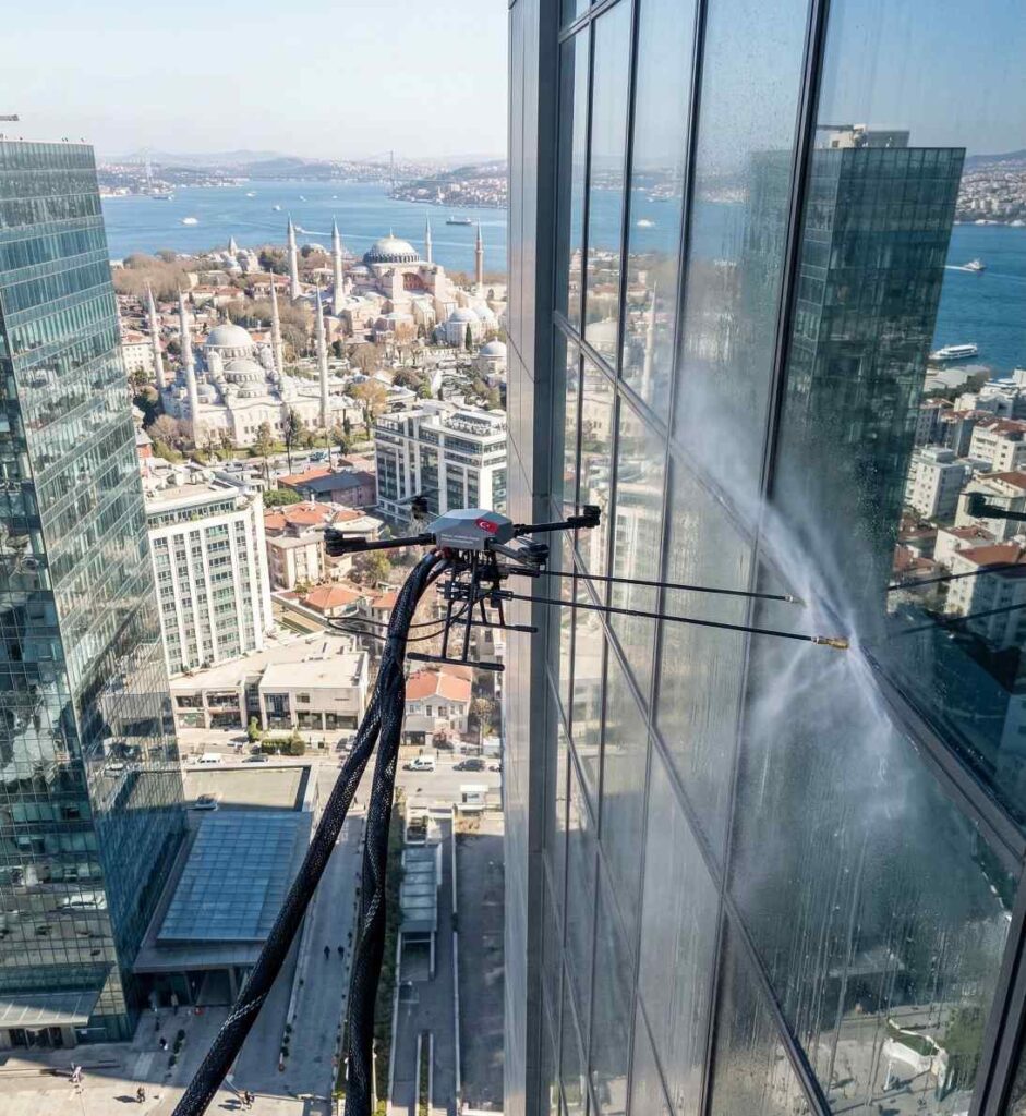 Drone ile dış cephe temizlik çalışmaları