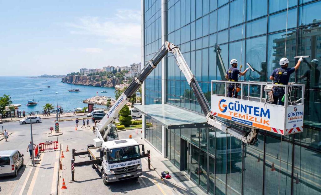 Antalya'da plaza cam temizliği hizmetleri
